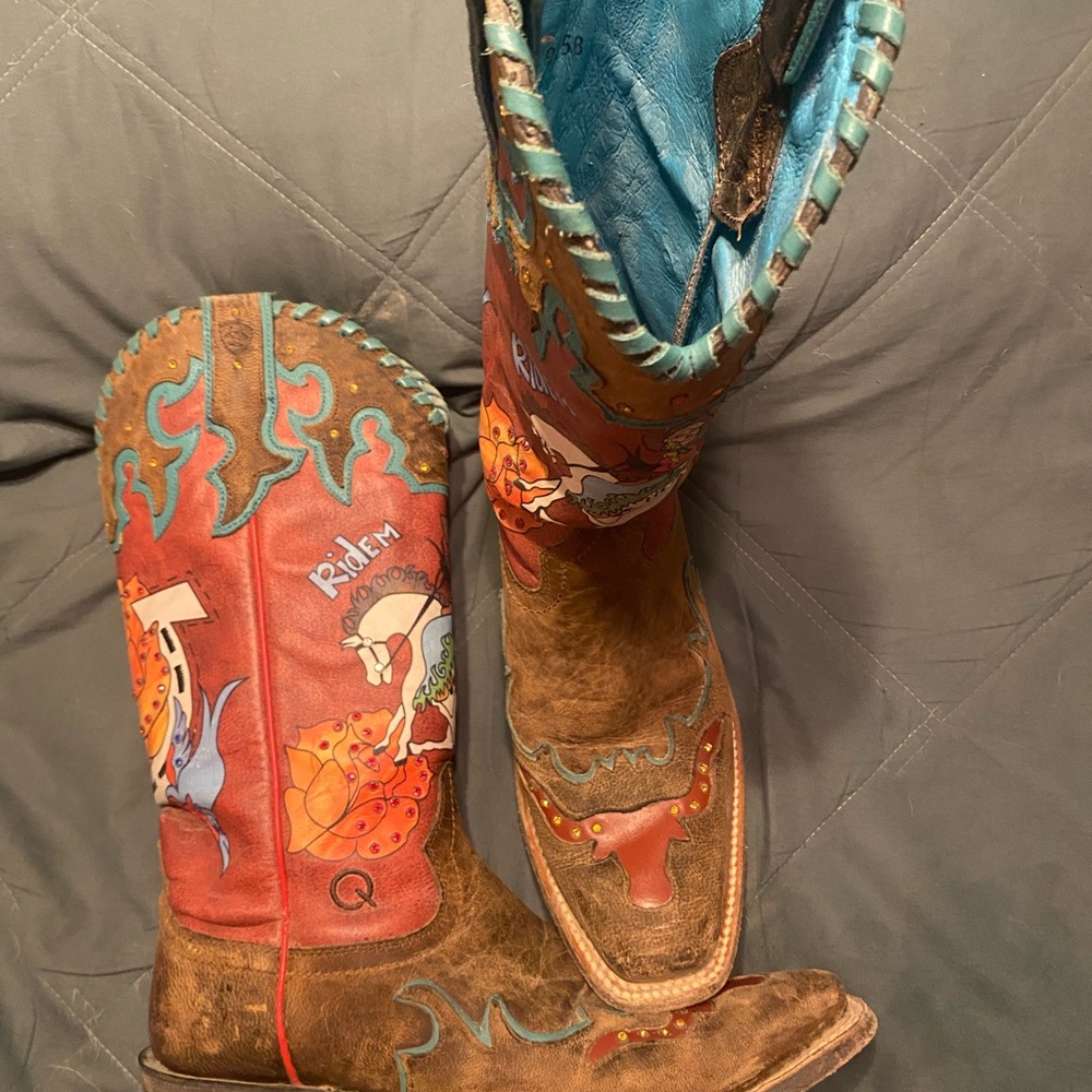 Ariat Brono Billie Ridem’ Cowgirl Boots